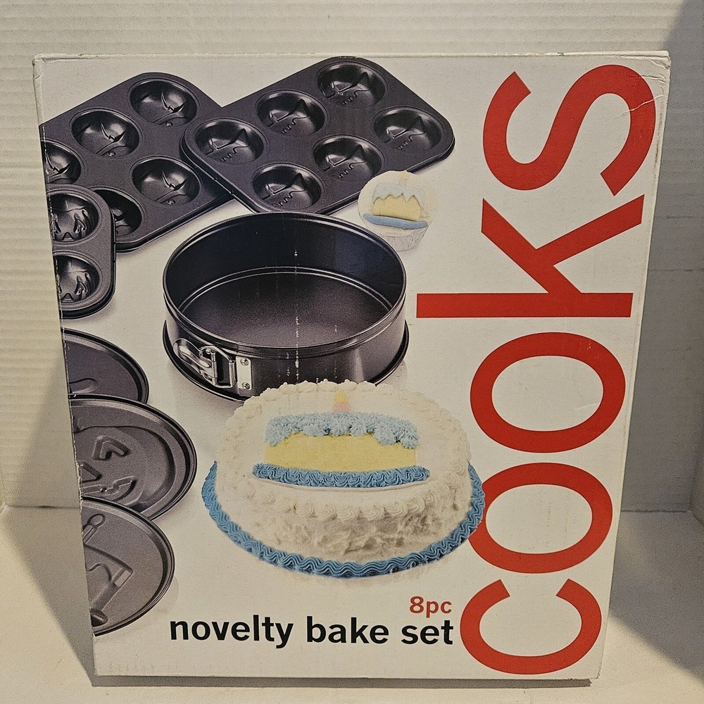 New Cooks 8-Piece Holiday Cast Nonstick Baking Pan Set Bday JackOLantern Snowman